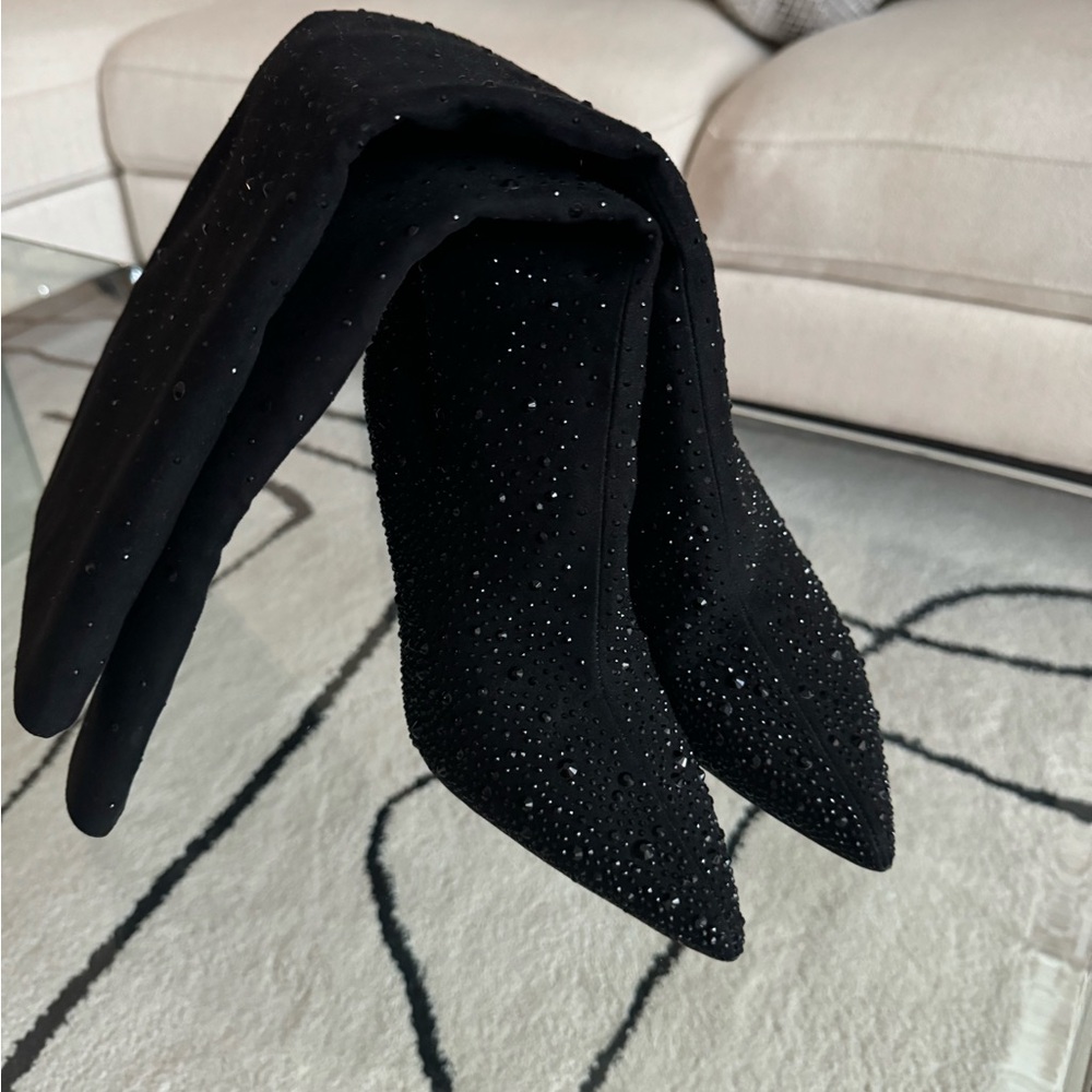Black Heeled Pointed Toe Boots